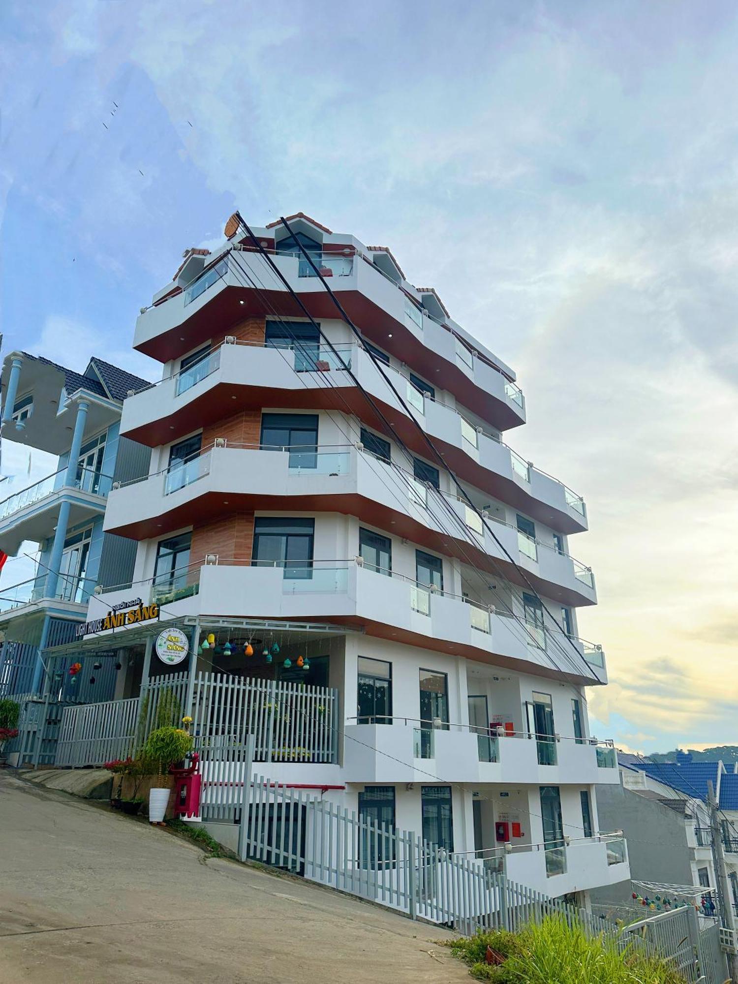 Khach San Anh Sang - Light House Hotel Da Lat Eksteriør billede